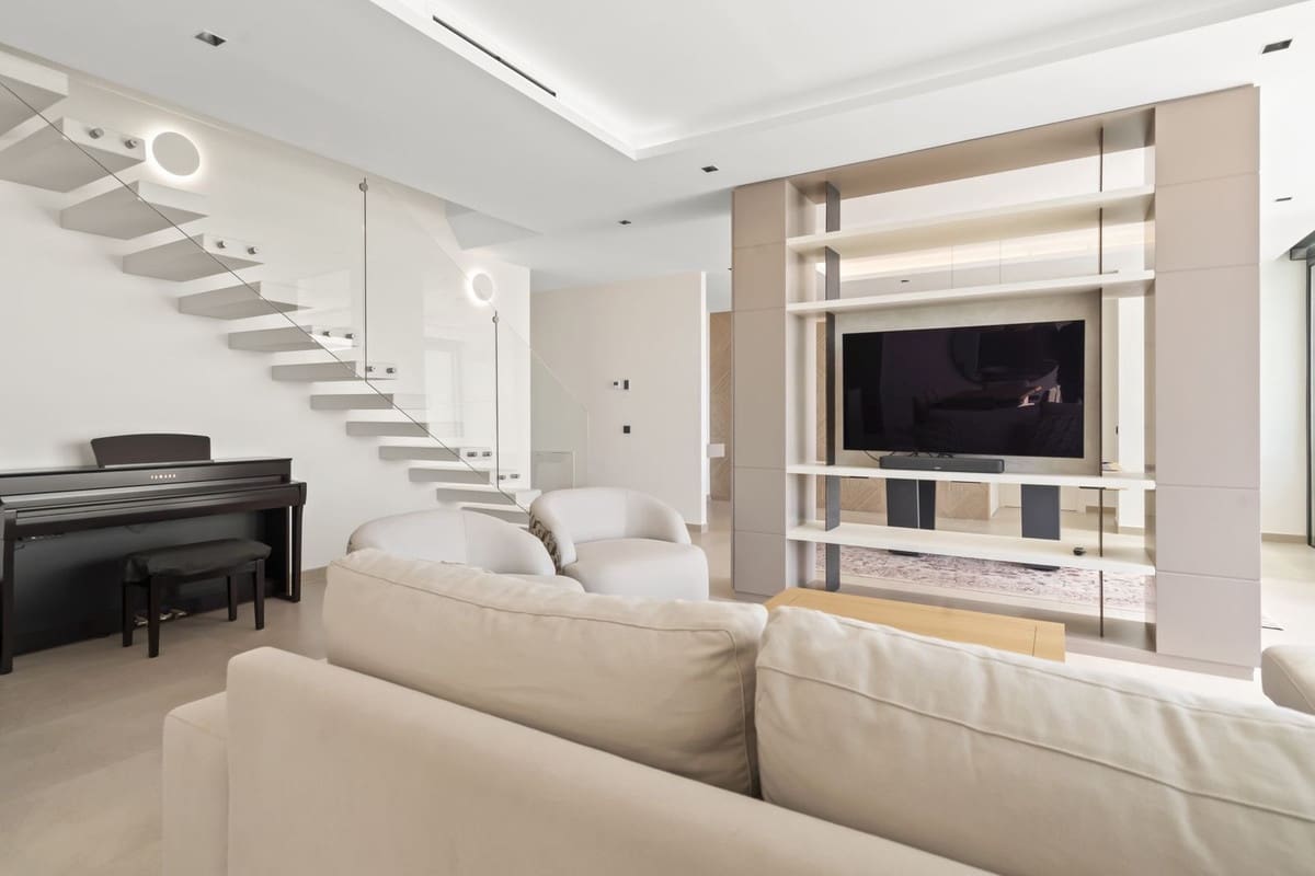 4 soverom Villa til salgs i Manilva med svømmebasseng garasje - € 2 495 000 (Ref: 9383088)