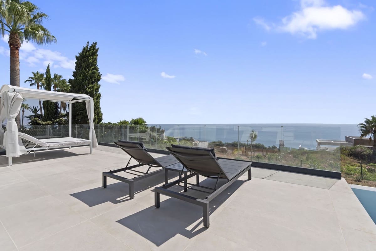 4 soverom Villa til salgs i Manilva med svømmebasseng garasje - € 2 495 000 (Ref: 9383088)