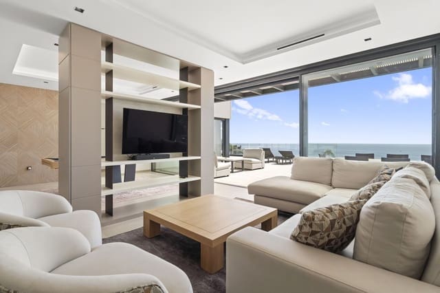 4 sypialnia Willa na sprzedaż w Manilva z basenem garażem - 2 495 000 € (Ref: 9383088)