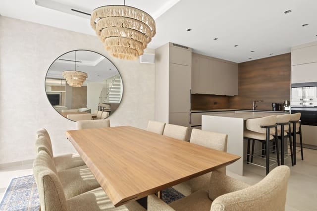 4 sypialnia Willa na sprzedaż w Manilva z basenem garażem - 2 495 000 € (Ref: 9383088)