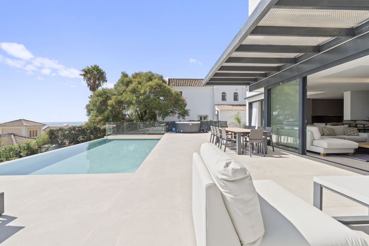 4 soverom Villa til salgs i Manilva med svømmebasseng garasje - € 2 495 000 (Ref: 9383088)