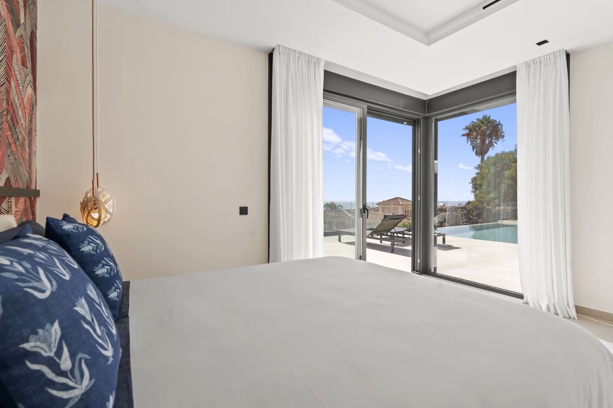 4 soverom Villa til salgs i Manilva med svømmebasseng garasje - € 2 495 000 (Ref: 9383088)