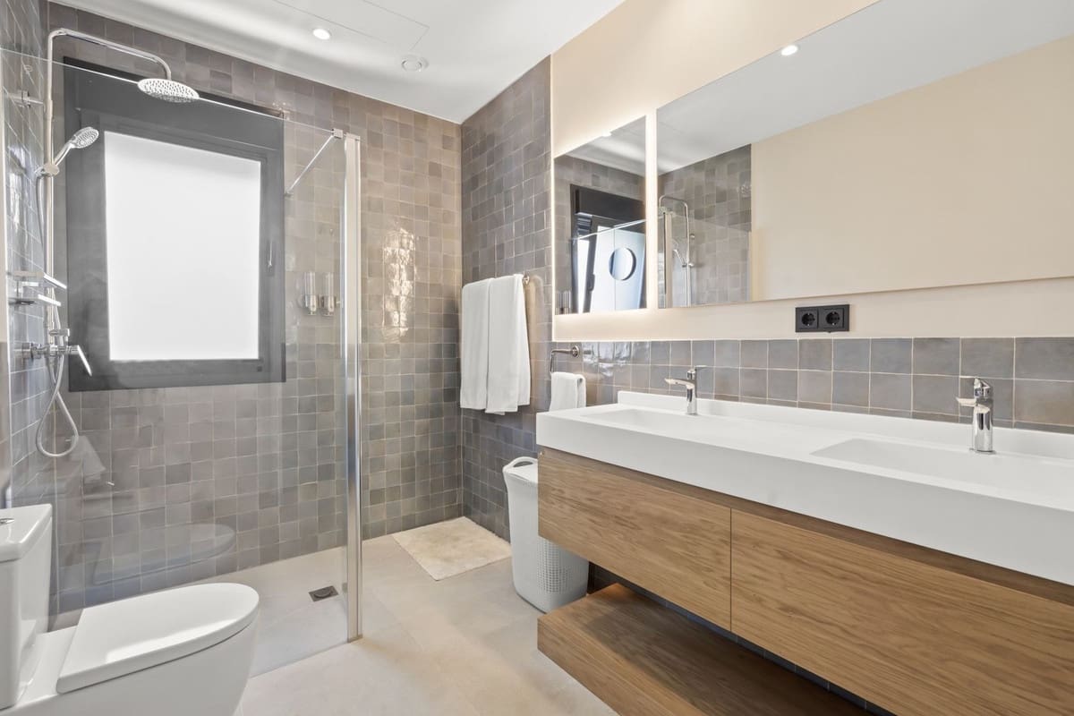 4 soverom Villa til salgs i Manilva med svømmebasseng garasje - € 2 495 000 (Ref: 9383088)