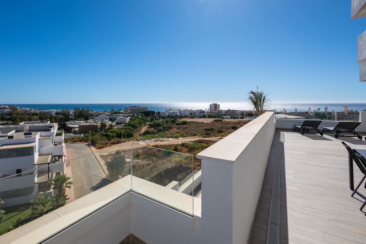 Apartamento de 4 habitaciones en La Cala de Mijas en venta con piscina garaje - 1.050.000 € (Ref: 9383089)