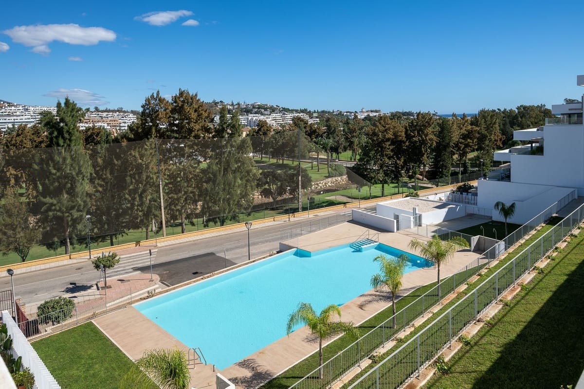 Apartamento de 4 habitaciones en La Cala de Mijas en venta con piscina garaje - 1.050.000 € (Ref: 9383089)