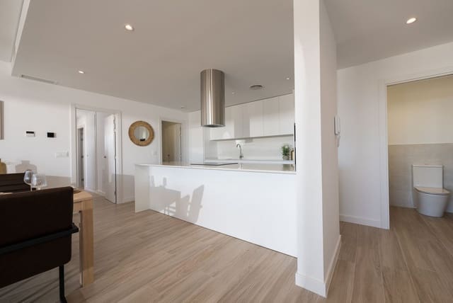 Apartamento de 4 habitaciones en La Cala de Mijas, Mijas en venta con piscina garaje - 1.050.000 € (Ref: 9383089)