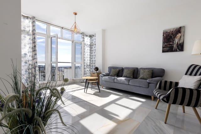 1 soverom Penthouse til salgs i Benalmádena med svømmebasseng garasje - € 295 000 (Ref: 9383090)