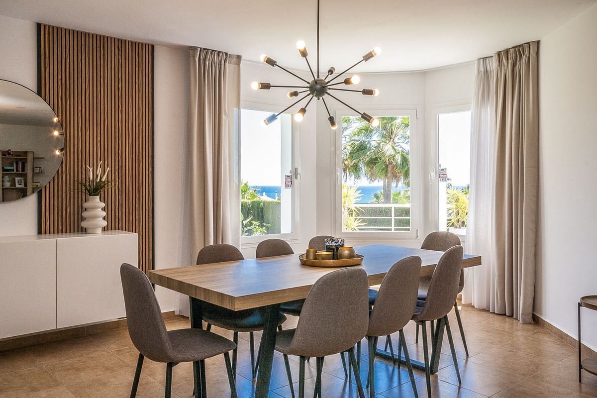 6 sypialnia Willa na sprzedaż w Estepona z basenem garażem - 1 995 000 € (Ref: 9383173)