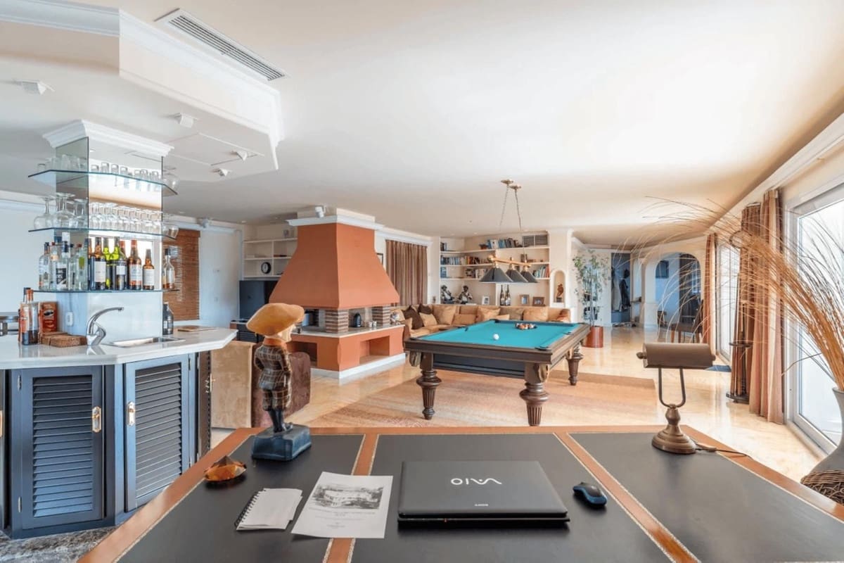 5 sypialnia Willa na sprzedaż w Benalmadena z basenem garażem - 2 595 000 € (Ref: 9383297)