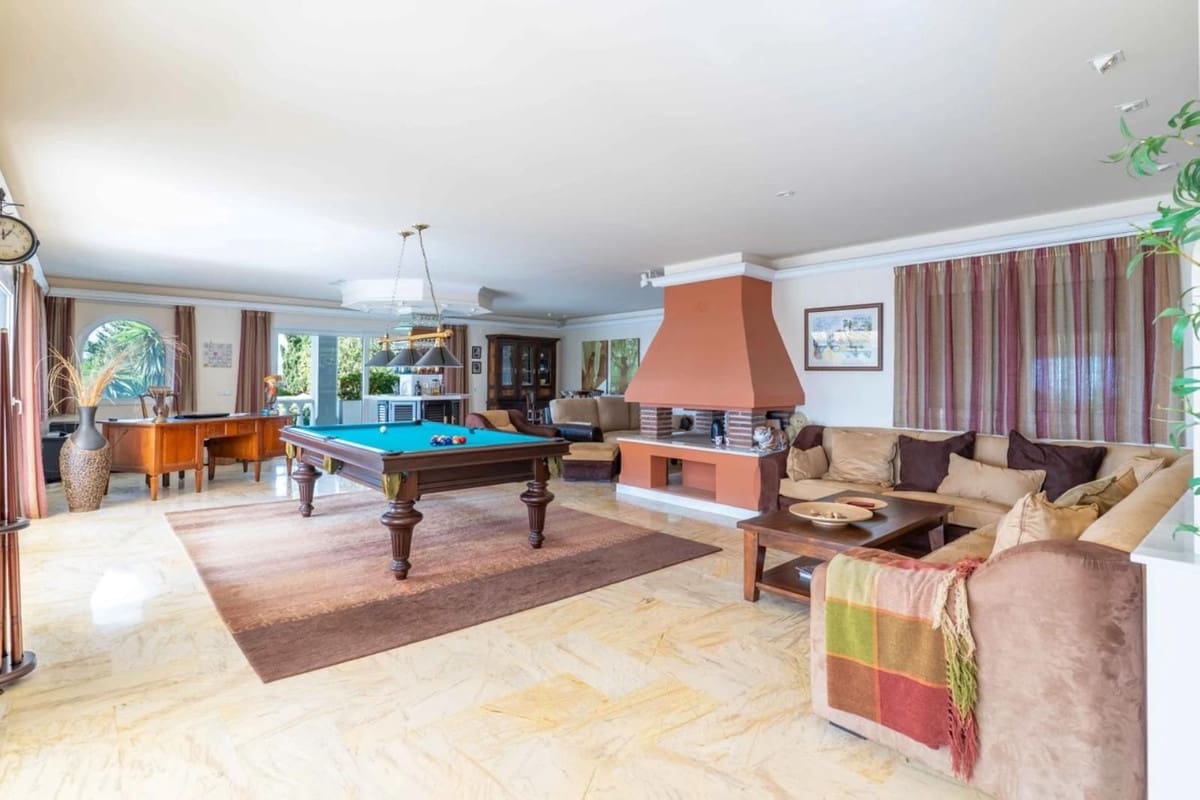 5 sypialnia Willa na sprzedaż w Benalmadena z basenem garażem - 2 595 000 € (Ref: 9383297)