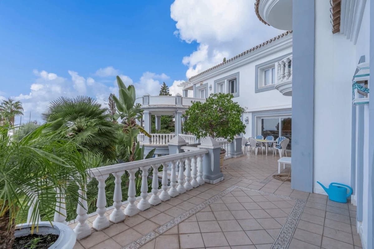 5 sypialnia Willa na sprzedaż w Benalmadena z basenem garażem - 2 595 000 € (Ref: 9383297)