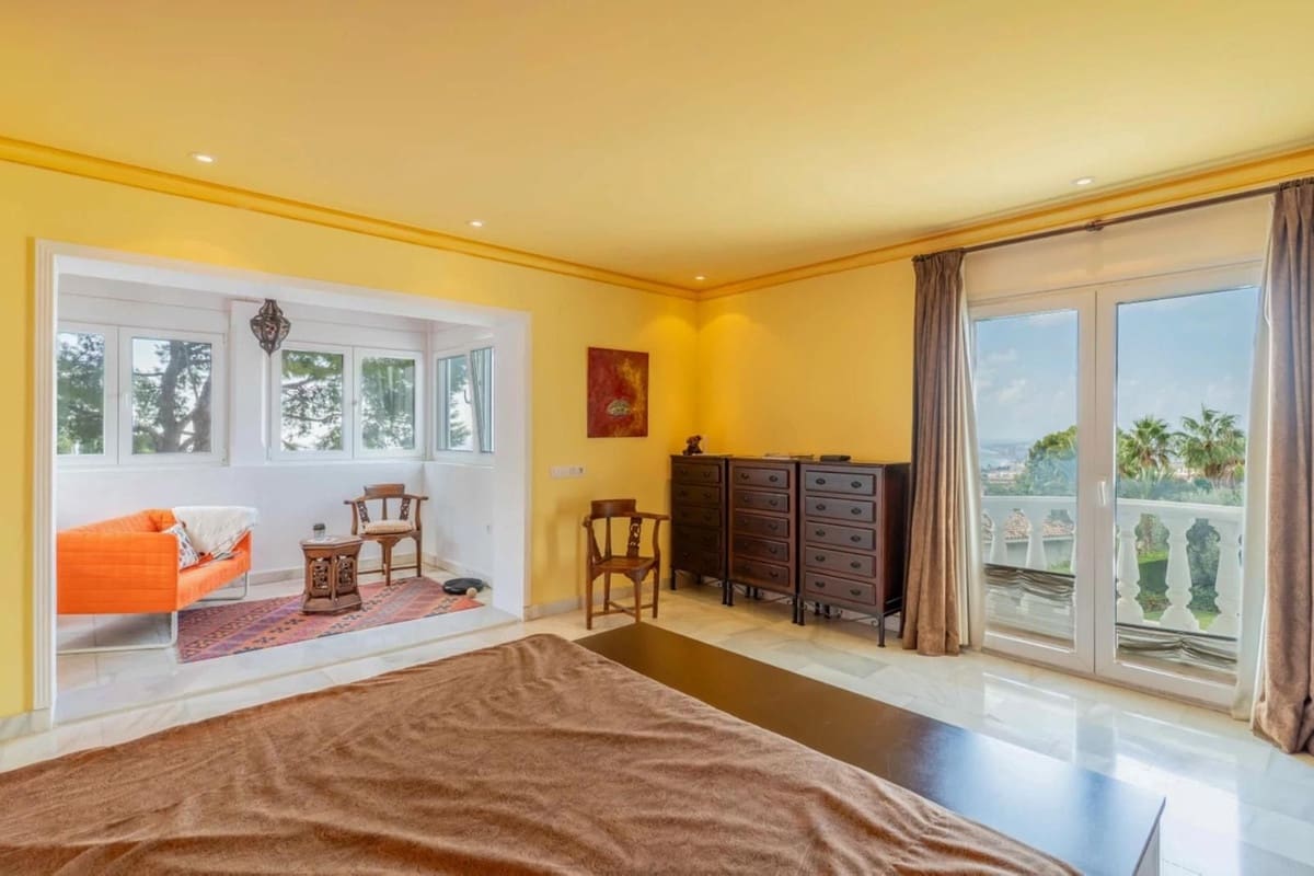 5 sypialnia Willa na sprzedaż w Benalmadena z basenem garażem - 2 595 000 € (Ref: 9383297)