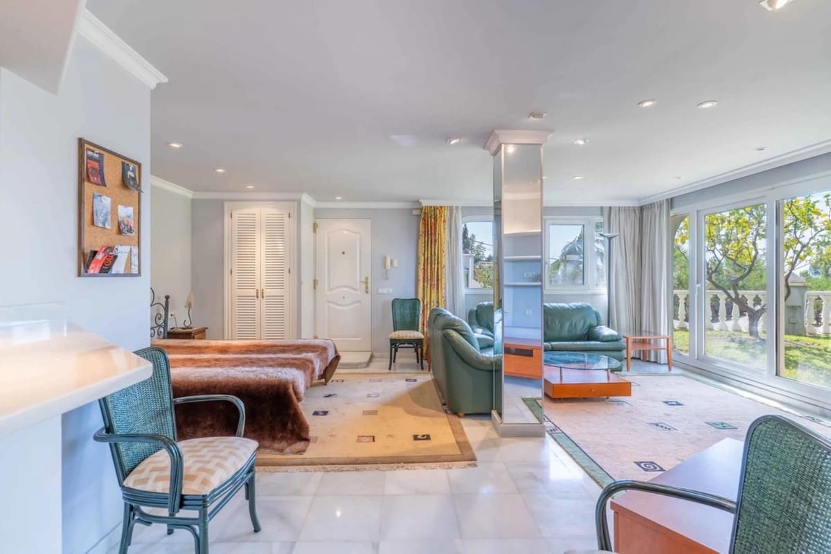 5 sypialnia Willa na sprzedaż w Benalmadena z basenem garażem - 2 595 000 € (Ref: 9383297)