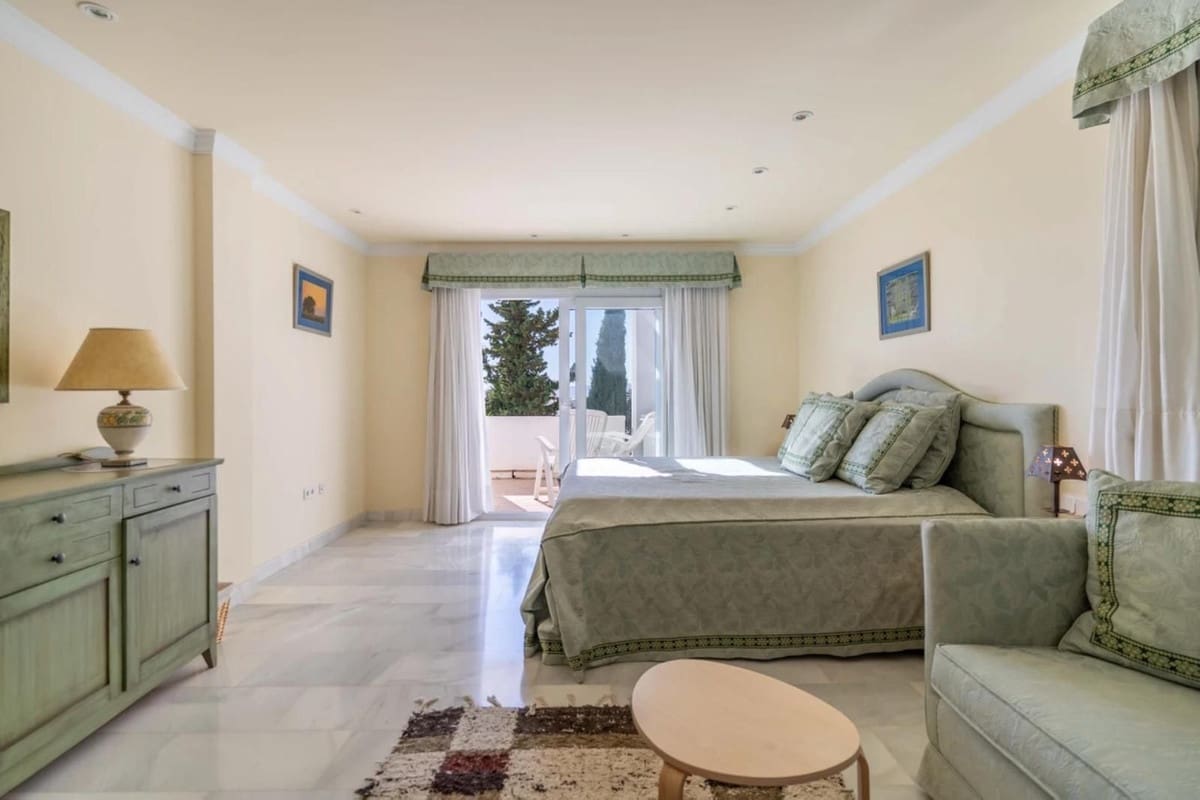 5 sypialnia Willa na sprzedaż w Benalmadena z basenem garażem - 2 595 000 € (Ref: 9383297)