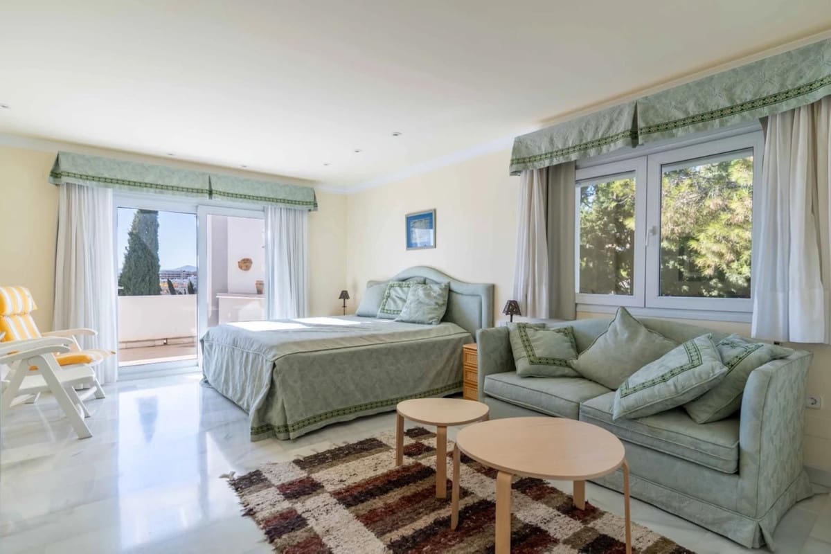 5 sypialnia Willa na sprzedaż w Benalmadena z basenem garażem - 2 595 000 € (Ref: 9383297)