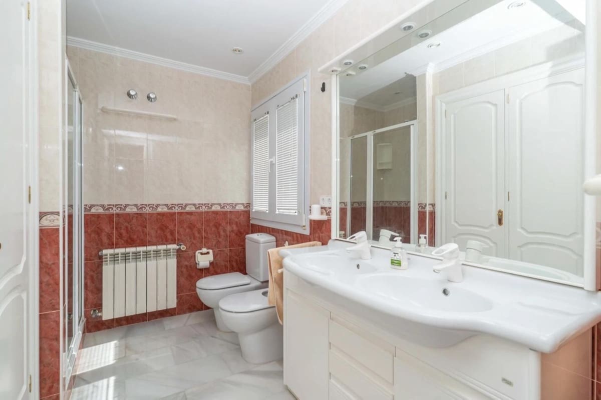 5 sypialnia Willa na sprzedaż w Benalmadena z basenem garażem - 2 595 000 € (Ref: 9383297)