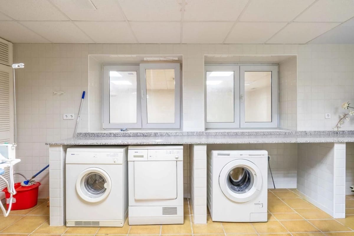 5 sypialnia Willa na sprzedaż w Benalmadena z basenem garażem - 2 595 000 € (Ref: 9383297)