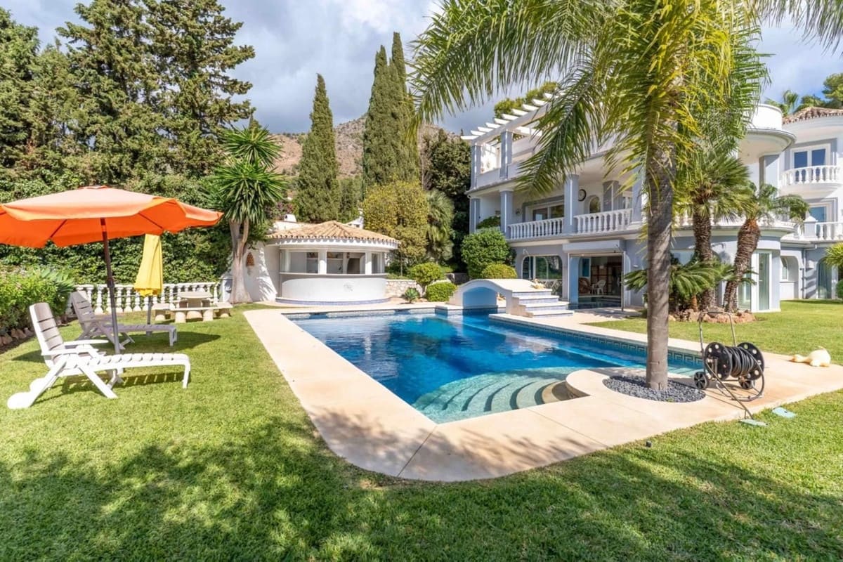 5 sypialnia Willa na sprzedaż w Benalmadena z basenem garażem - 2 595 000 € (Ref: 9383297)