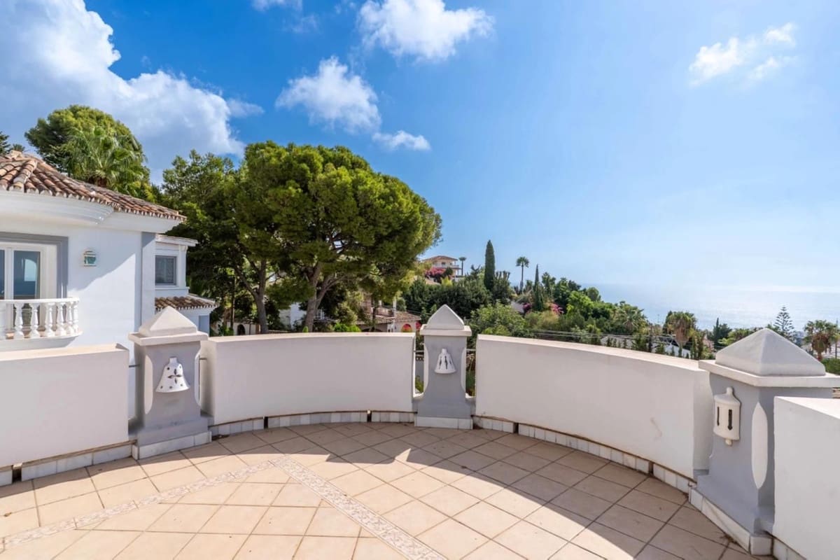 5 sypialnia Willa na sprzedaż w Benalmadena z basenem garażem - 2 595 000 € (Ref: 9383297)