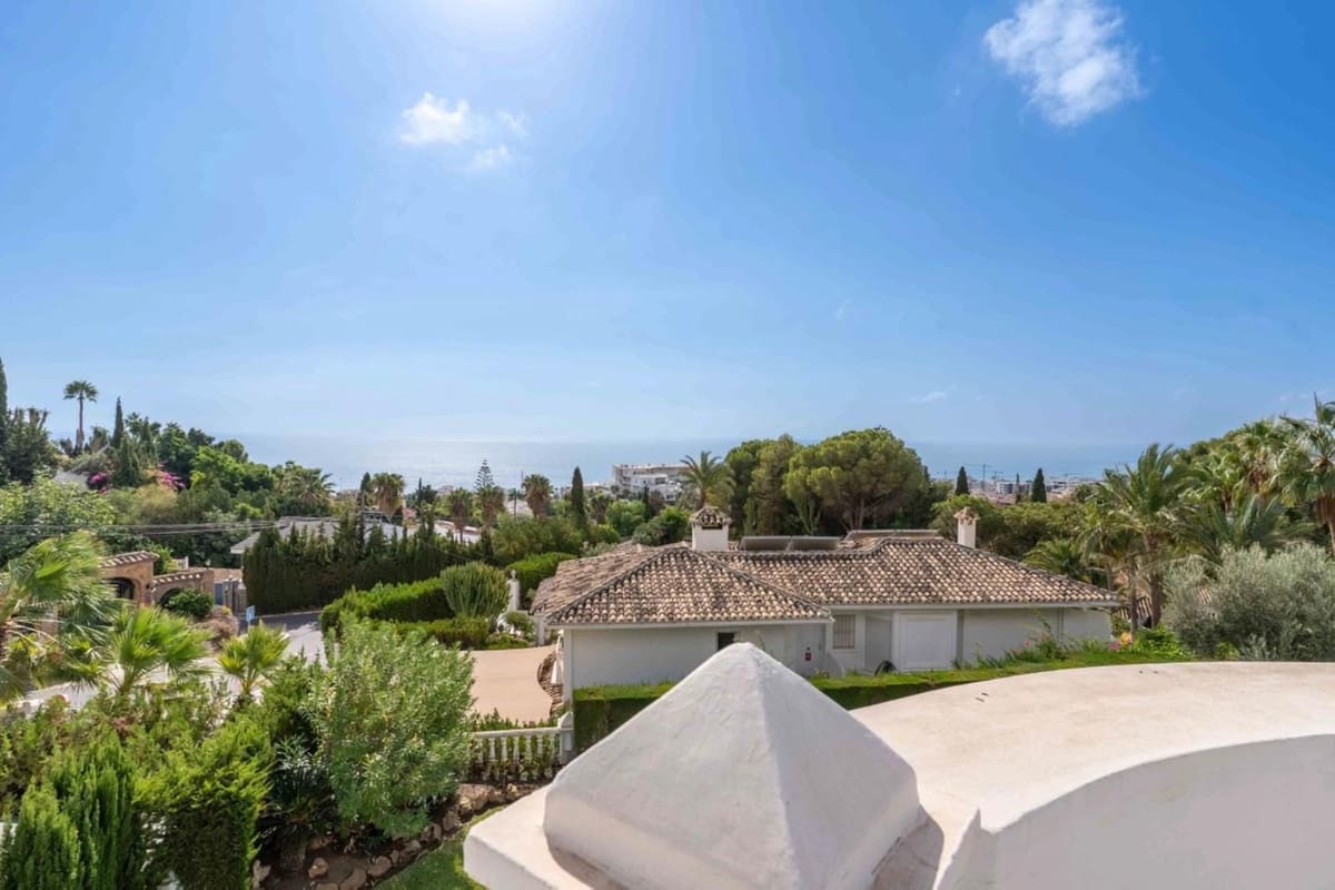 5 sypialnia Willa na sprzedaż w Benalmadena z basenem garażem - 2 595 000 € (Ref: 9383297)