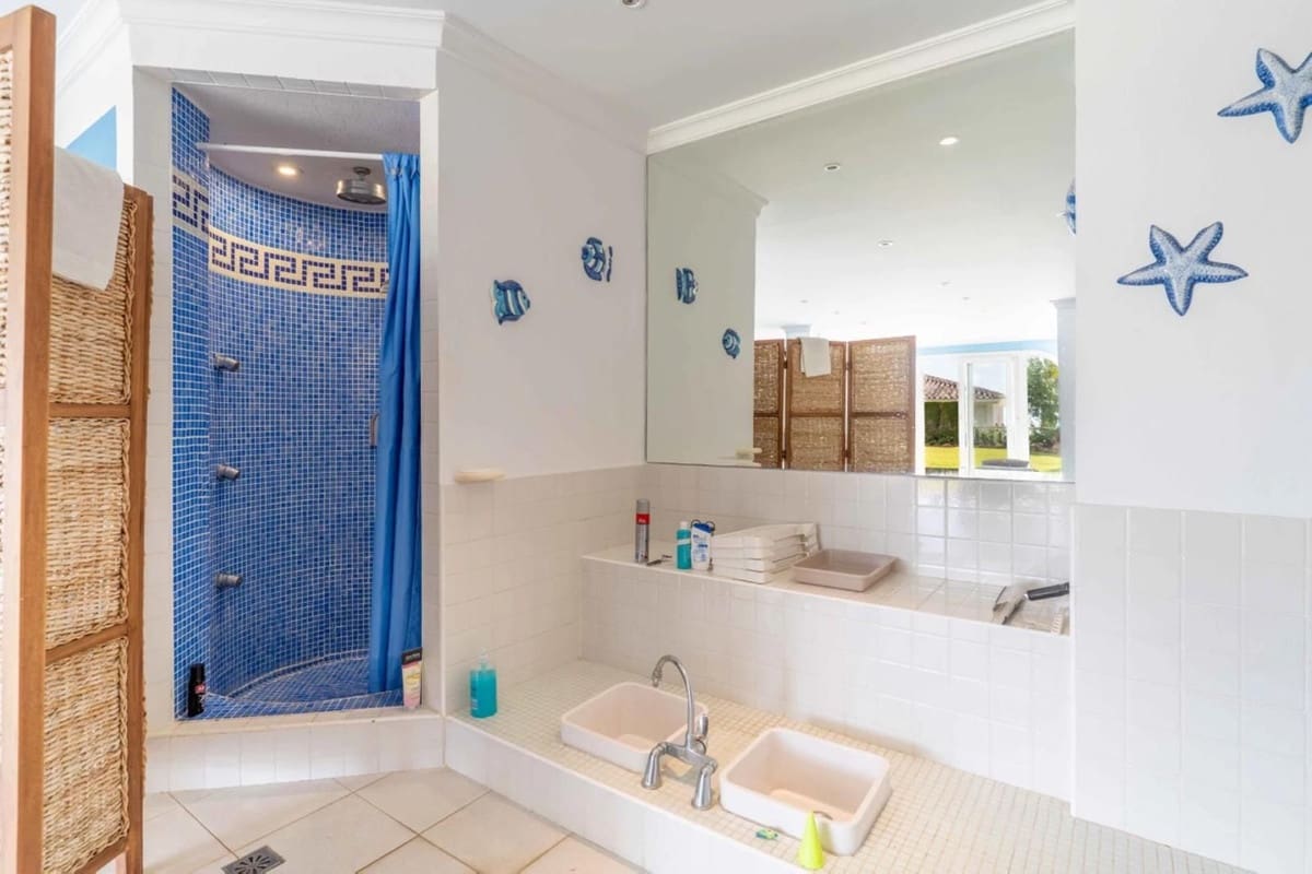 5 sypialnia Willa na sprzedaż w Benalmadena z basenem garażem - 2 595 000 € (Ref: 9383297)