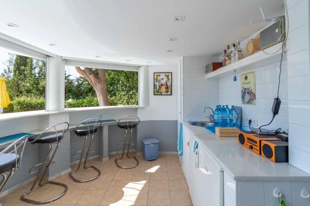 5 sypialnia Willa na sprzedaż w Benalmadena z basenem garażem - 2 595 000 € (Ref: 9383297)