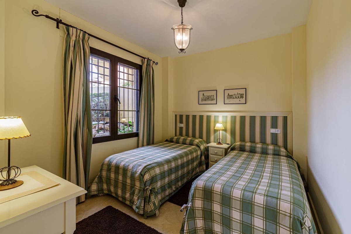 3 soveværelse Lejlighed til salg i Los Arqueros med swimmingpool garage - € 475.000 (Ref: 9386133)