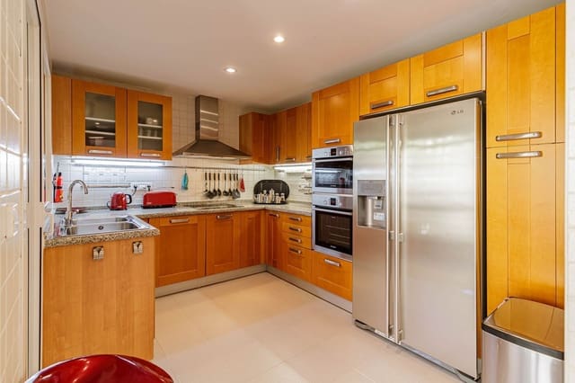 3 sypialnia Apartament na sprzedaż w Los Arqueros, Benahavís z basenem garażem - 895 000 € (Ref: 9391068)