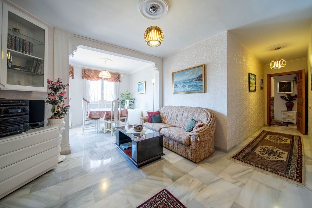 4 sypialnia Willa na sprzedaż w Mijas Costa z basenem garażem - 1 100 000 € (Ref: 9394486)