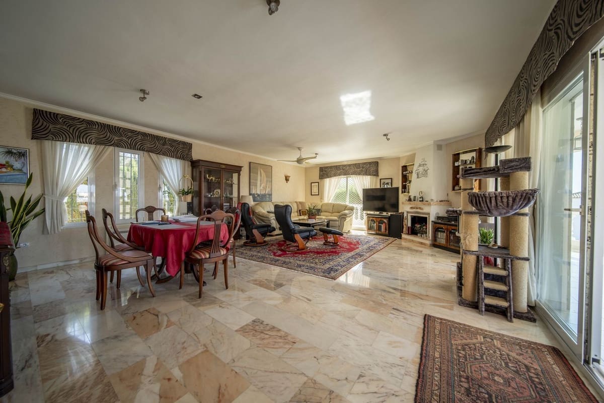 4 sypialnia Willa na sprzedaż w Mijas Costa z basenem garażem - 1 100 000 € (Ref: 9394486)