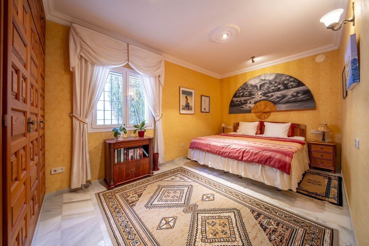 4 sypialnia Willa na sprzedaż w Mijas Costa z basenem garażem - 1 100 000 € (Ref: 9394486)