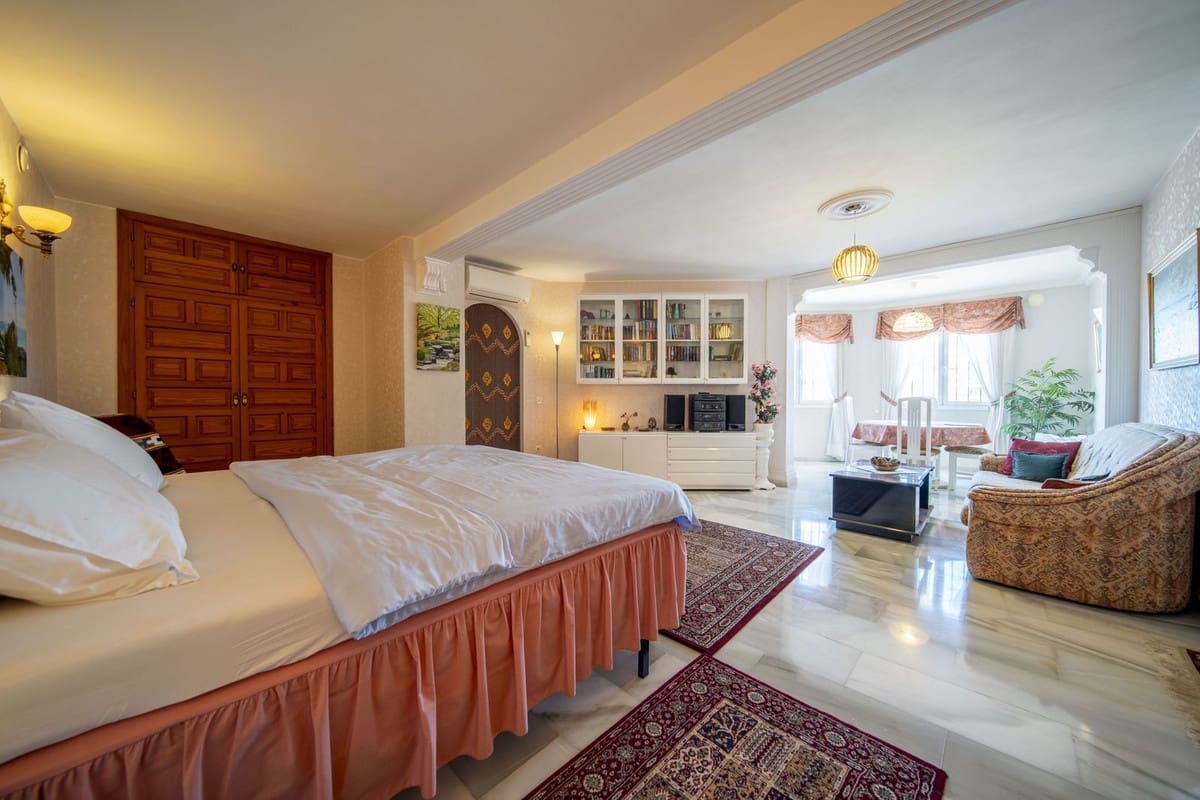 4 sypialnia Willa na sprzedaż w Mijas Costa z basenem garażem - 1 100 000 € (Ref: 9394486)