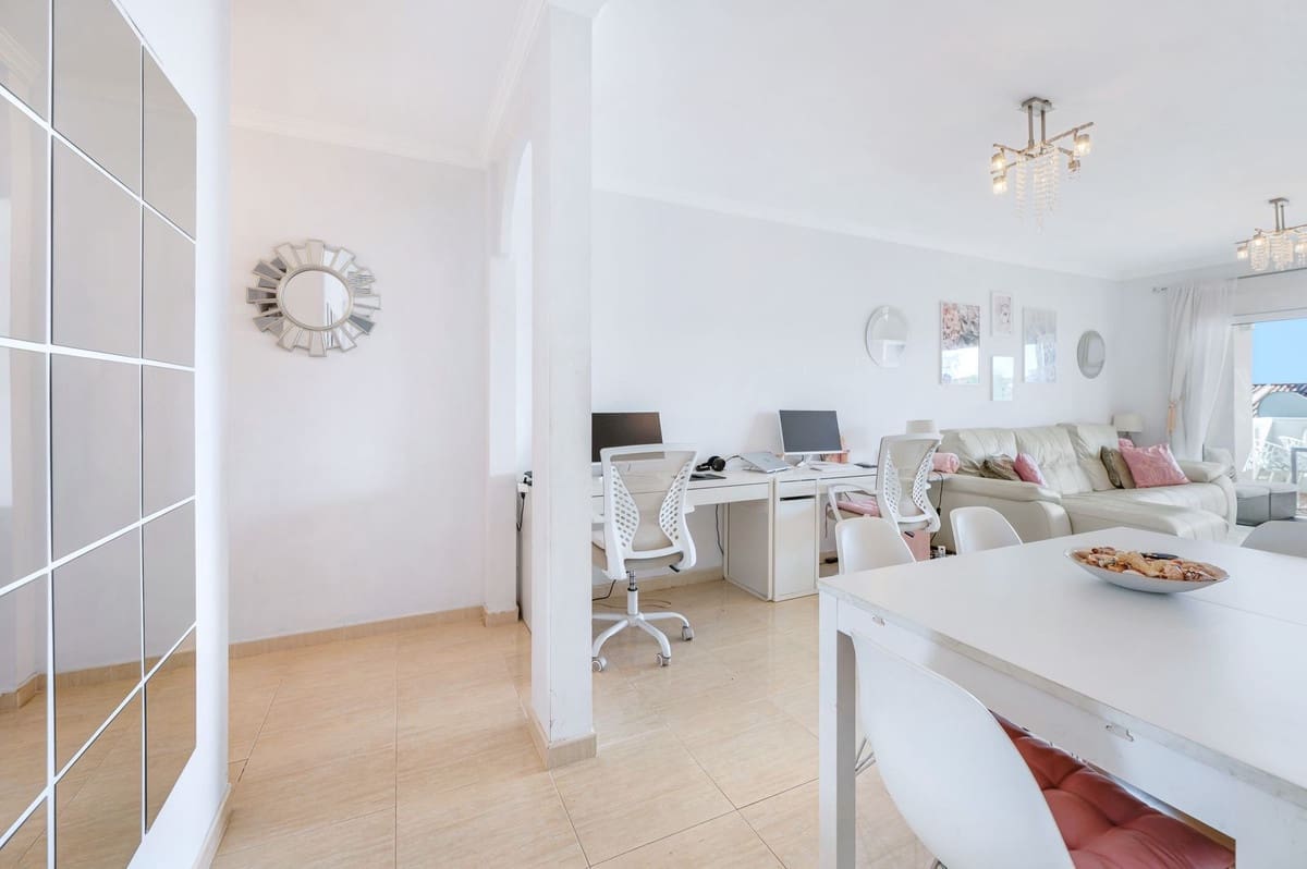 2 chambre Appartement à vendre à La Duquesa / Puerto de la Duquesa avec piscine garage - 260 000 € (Ref: 9400015)