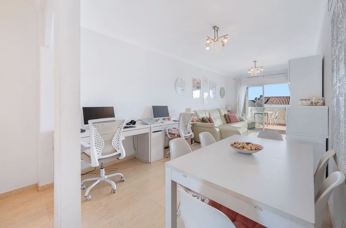 2 chambre Appartement à vendre à La Duquesa / Puerto de la Duquesa avec piscine garage - 260 000 € (Ref: 9400015)