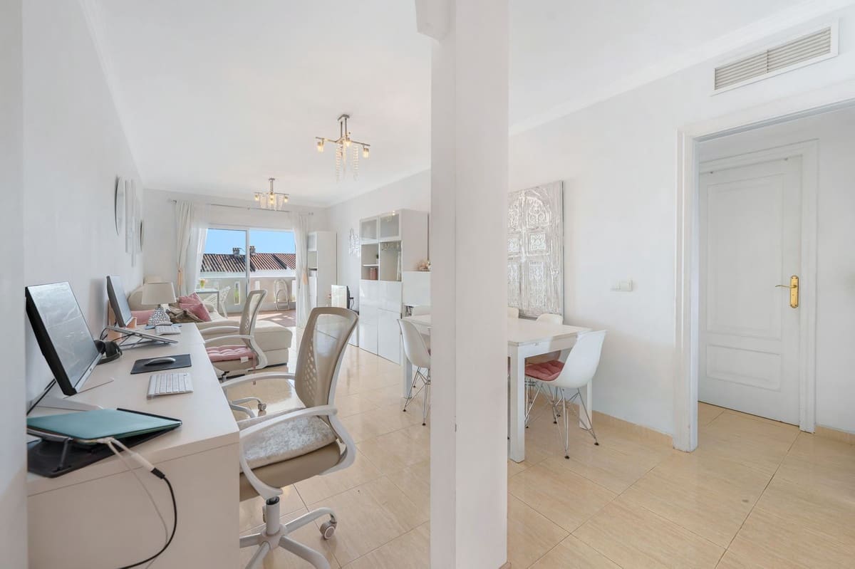 2 chambre Appartement à vendre à La Duquesa / Puerto de la Duquesa avec piscine garage - 260 000 € (Ref: 9400015)