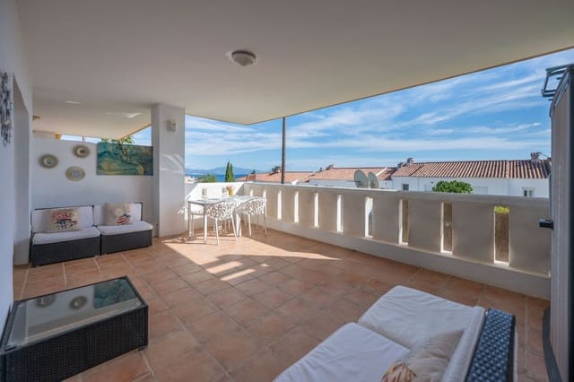 Apartamento de 2 habitaciones en La Duquesa / Puerto de la Duquesa, Manilva en venta con piscina garaje - 260.000 € (Ref: 9400015)