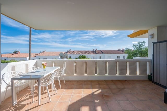 Apartamento de 2 habitaciones en La Duquesa / Puerto de la Duquesa, Manilva en venta con piscina garaje - 260.000 € (Ref: 9400015)