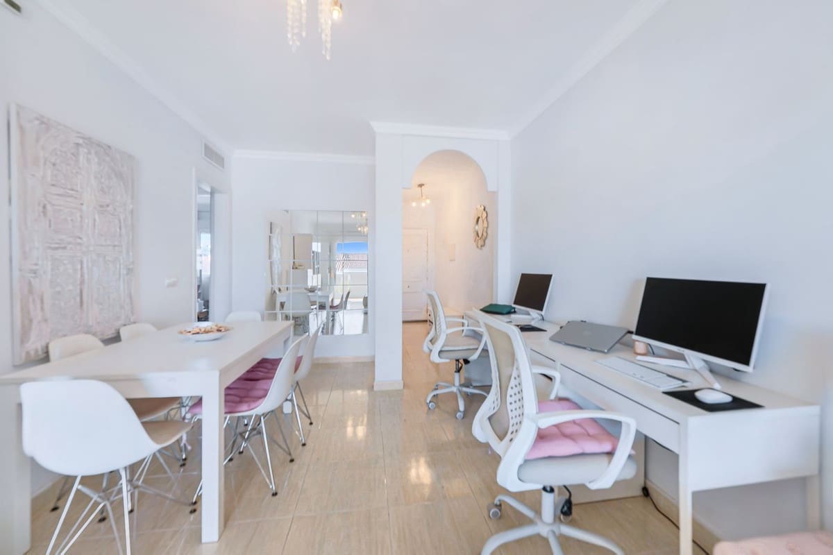 2 chambre Appartement à vendre à La Duquesa / Puerto de la Duquesa avec piscine garage - 260 000 € (Ref: 9400015)