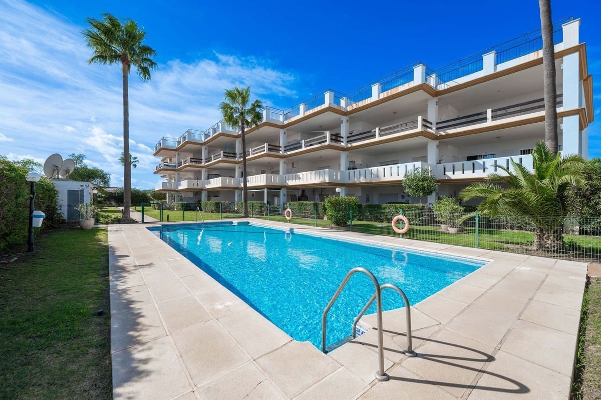 2 chambre Appartement à vendre à La Duquesa / Puerto de la Duquesa avec piscine garage - 260 000 € (Ref: 9400015)