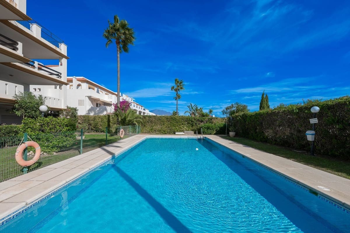 2 chambre Appartement à vendre à La Duquesa / Puerto de la Duquesa avec piscine garage - 260 000 € (Ref: 9400015)