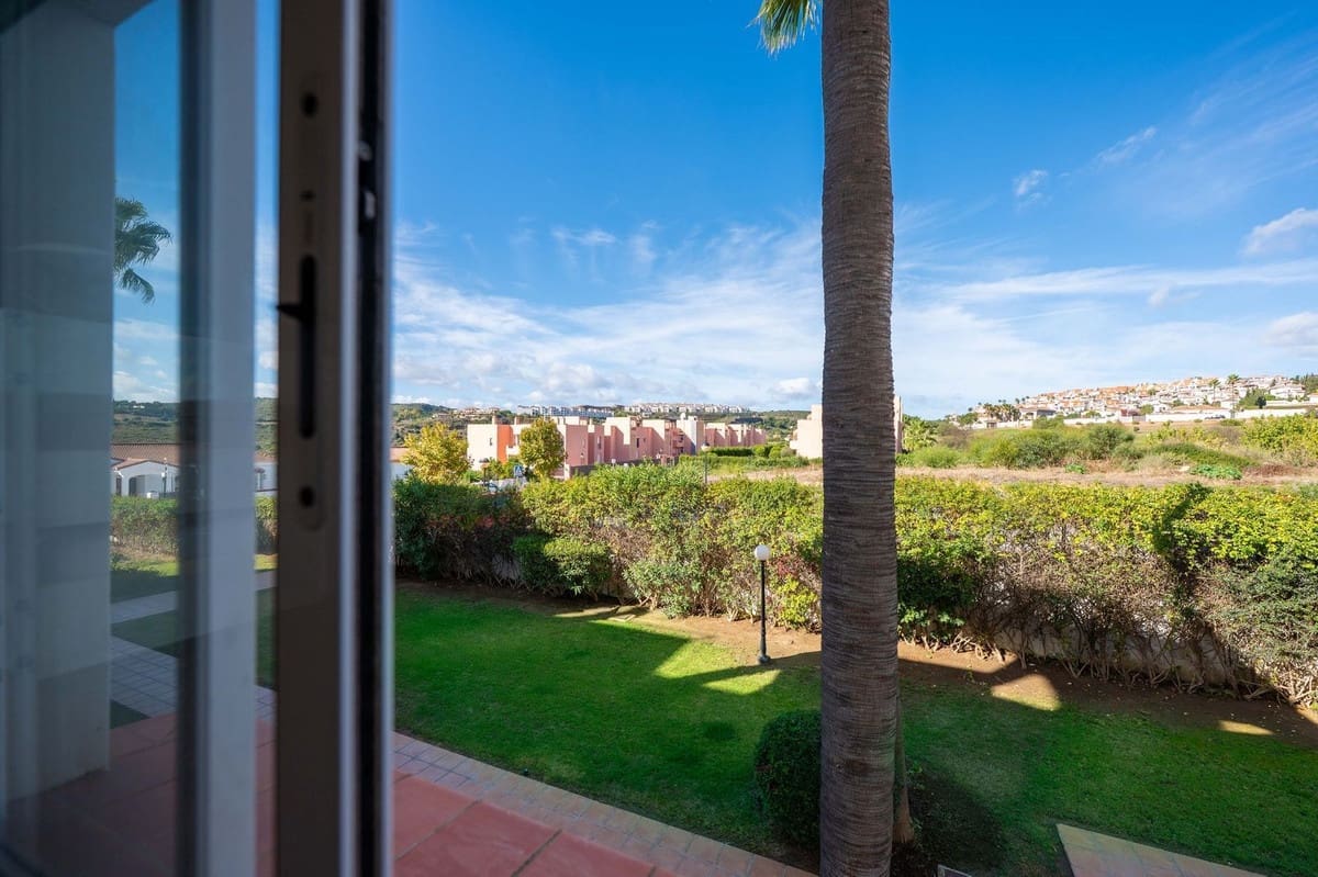 2 chambre Appartement à vendre à La Duquesa / Puerto de la Duquesa avec piscine garage - 260 000 € (Ref: 9400015)