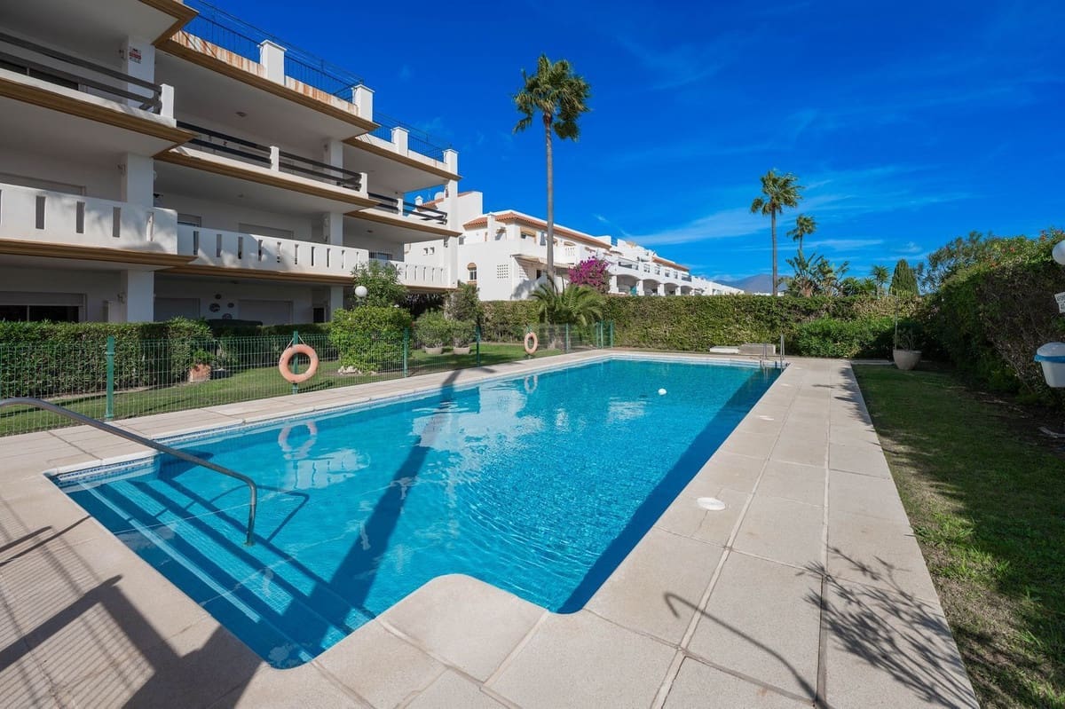 2 chambre Appartement à vendre à La Duquesa / Puerto de la Duquesa avec piscine garage - 260 000 € (Ref: 9400015)