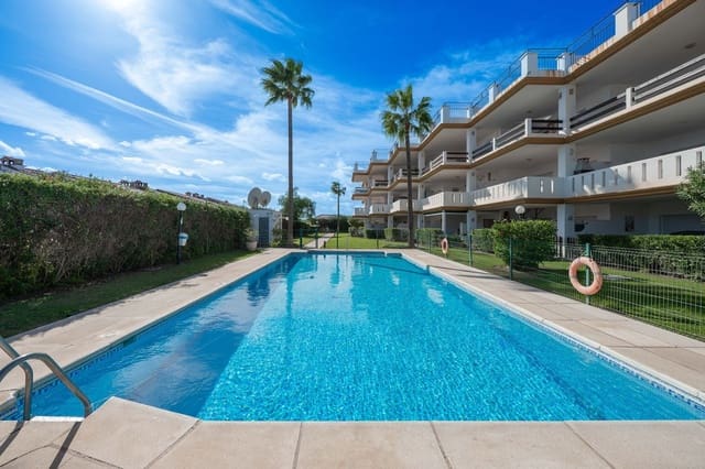 Apartamento de 2 habitaciones en La Duquesa / Puerto de la Duquesa, Manilva en venta con piscina garaje - 260.000 € (Ref: 9400015)