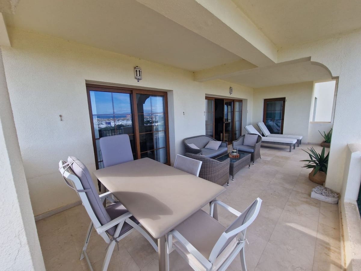 3 sovrum Lägenhet till salu i La Duquesa / Puerto de la Duquesa med pool garage - 589 000 € (Ref: 9400016)