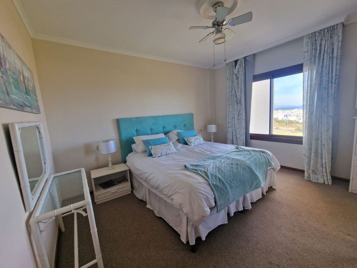 3 sovrum Lägenhet till salu i La Duquesa / Puerto de la Duquesa med pool garage - 589 000 € (Ref: 9400016)