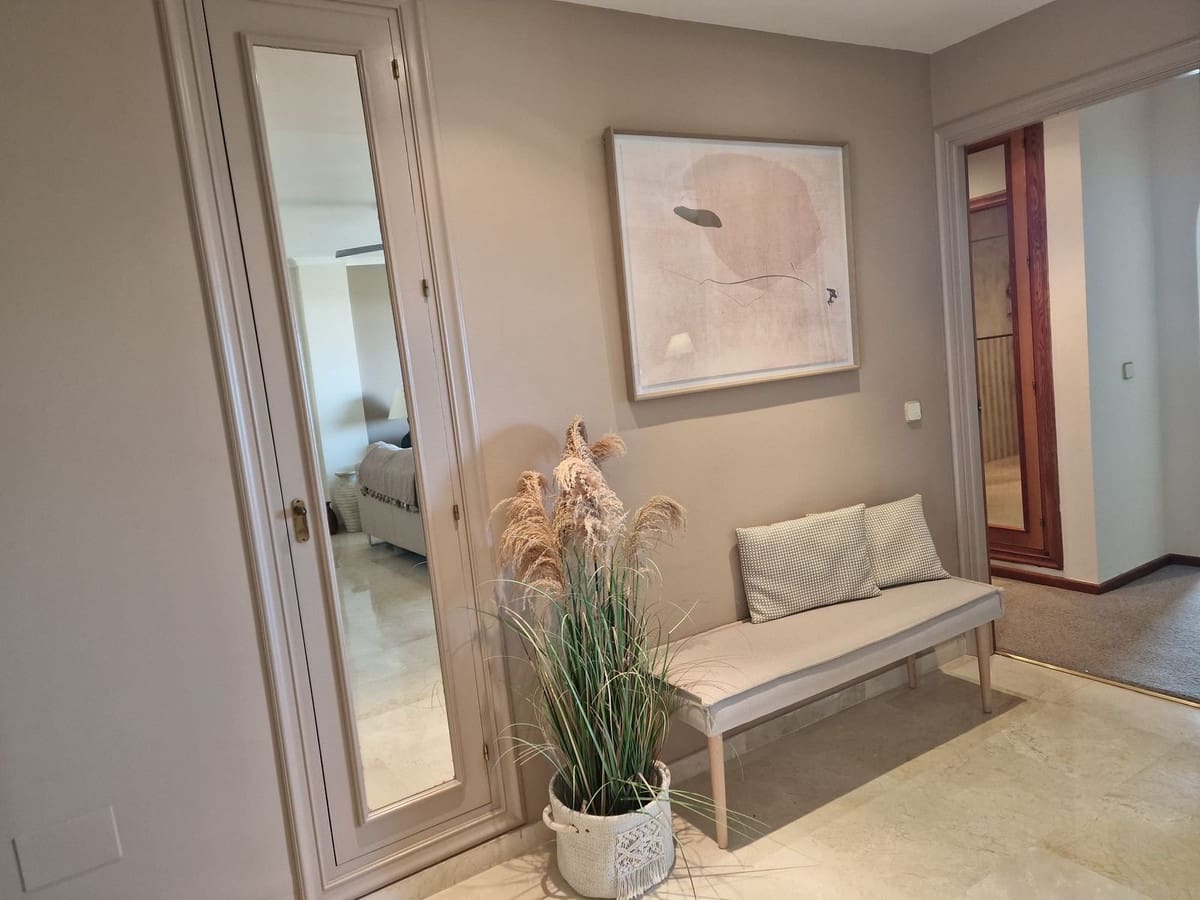 3 sovrum Lägenhet till salu i La Duquesa / Puerto de la Duquesa med pool garage - 589 000 € (Ref: 9400016)