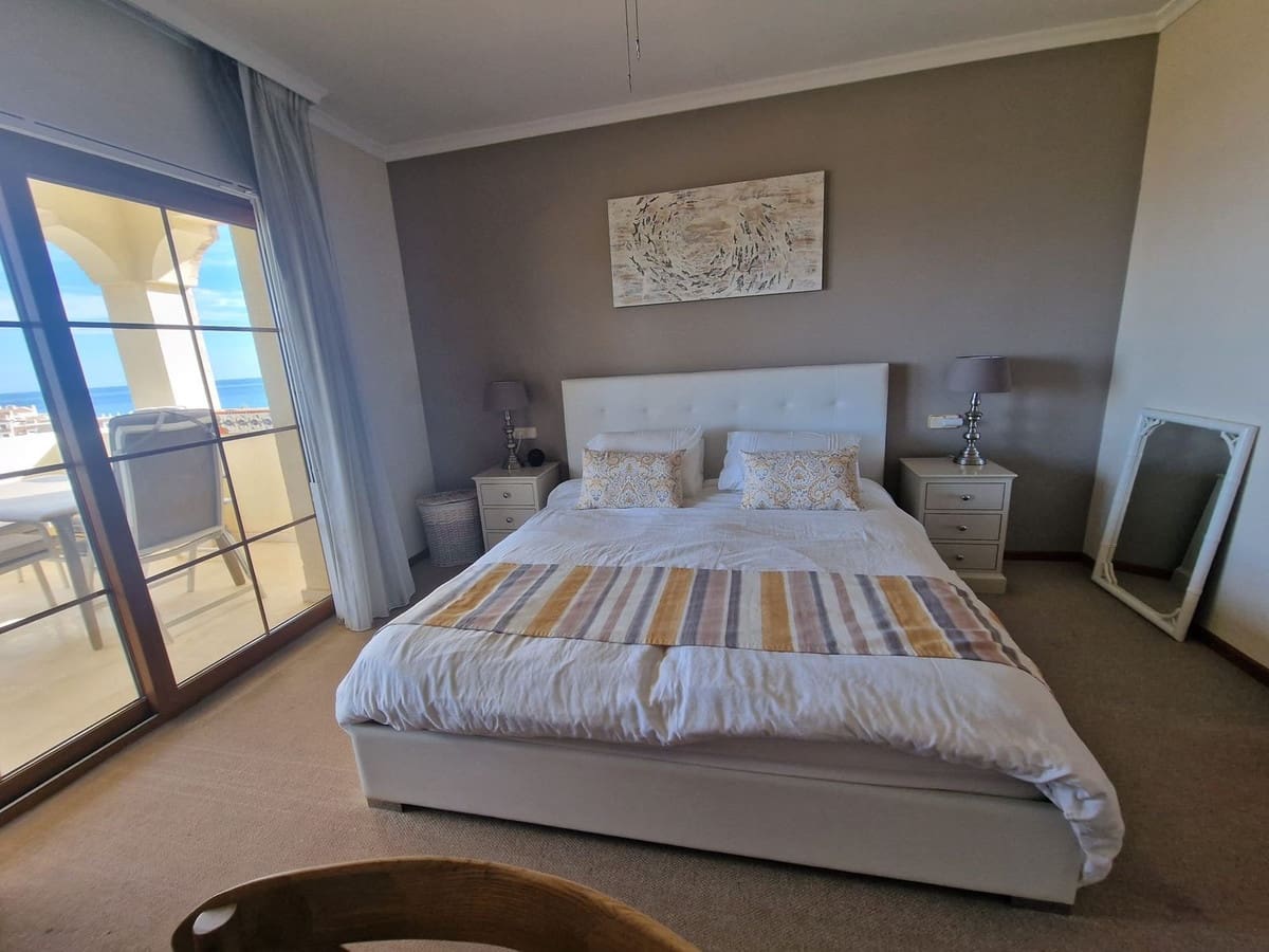 3 sovrum Lägenhet till salu i La Duquesa / Puerto de la Duquesa med pool garage - 589 000 € (Ref: 9400016)