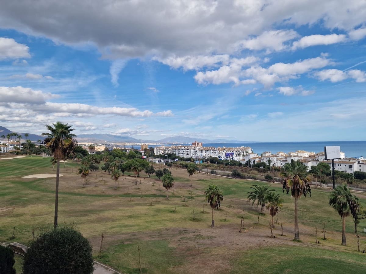 3 sovrum Lägenhet till salu i La Duquesa / Puerto de la Duquesa med pool garage - 589 000 € (Ref: 9400016)