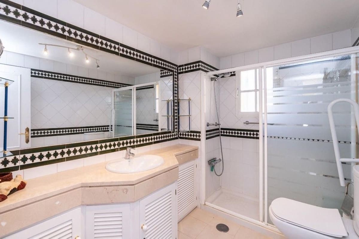 3 sypialnia Dom blizniak na sprzedaż w Costabella z basenem garażem - 710 000 € (Ref: 9400017)