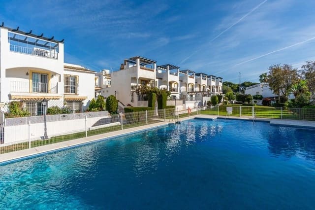 3 bedroom Semi-detached Villa for sale in Costabella, Marbella with pool garage - € 710,000 (Ref: 9400017)